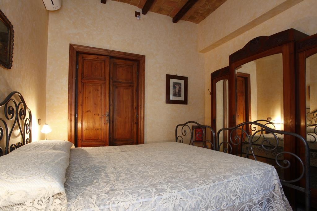 Casa Vacanza Colosseo Ρώμη Δωμάτιο φωτογραφία
