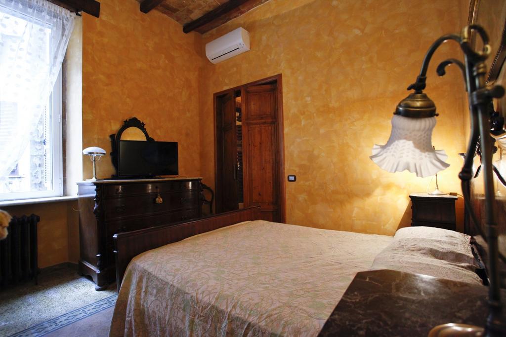 Casa Vacanza Colosseo Ρώμη Δωμάτιο φωτογραφία