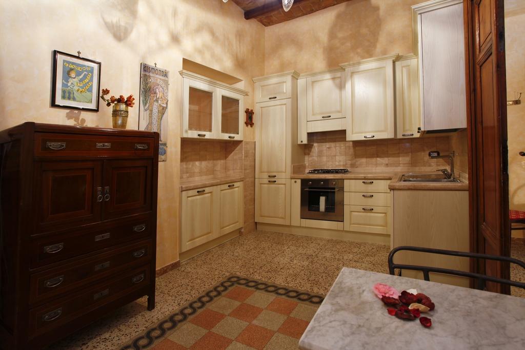 Casa Vacanza Colosseo Ρώμη Δωμάτιο φωτογραφία